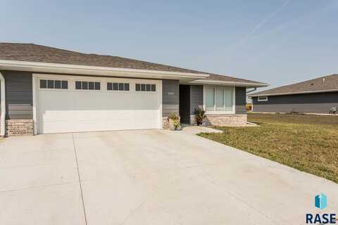 1607 Neil Ave, Dell Rapids, SD 57022