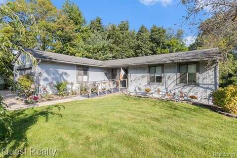 3830 PINE ORCHARD Circle, Waterford, MI 48329