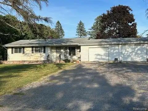 1066 FARNSWORTH Road, Lapeer, MI 48446