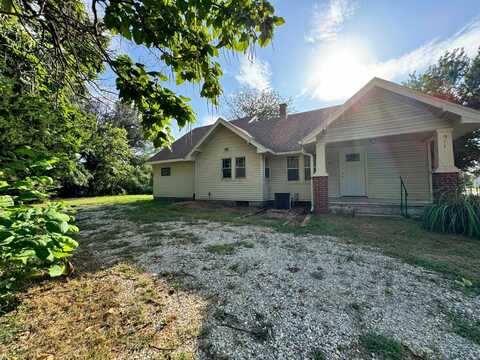 911 W D Avenue, Kingman, KS 67068