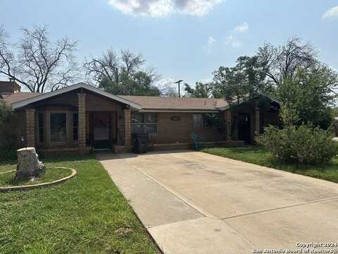 209 S 20TH ST, Carrizo Springs, TX 78834