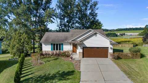 727 Eagle Circle, Lodi, WI 53555