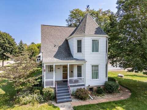 1120 Ash Street, Baraboo, WI 53913