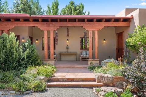 1006 Sierra Del Norte, Santa Fe, NM 87501