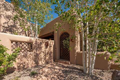 53 E Via Plaza Nueva, Santa Fe, NM 87507