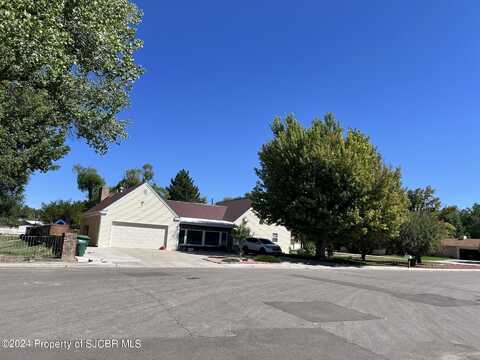 828 SHADY Lane, Farmington, NM 87401