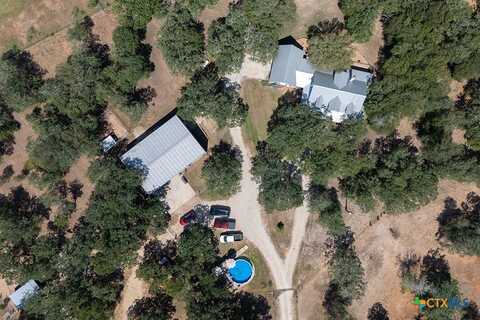 412 Woody Hollow Road, Luling, TX 78648