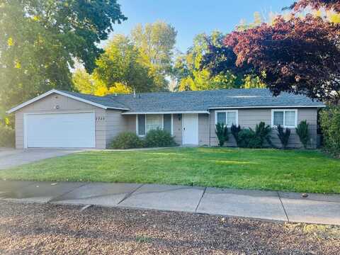 2725 Randolph Street, Medford, OR 97504