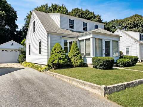 103 Larkin Avenue, Warwick, RI 02886