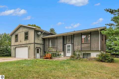 5862 Goodrick Road, Traverse City, MI 49684