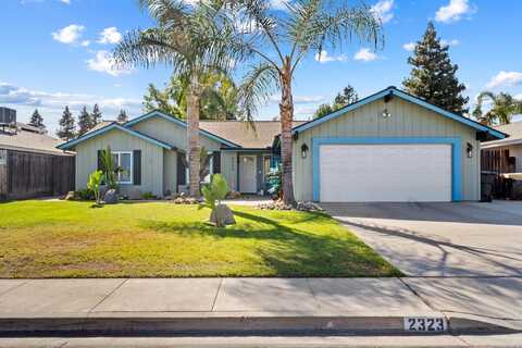 2323 S Peppertree Street, Visalia, CA 93277