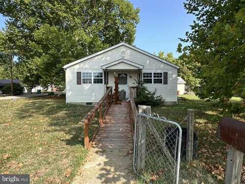 2472 MONTANA AVENUE, HURRICANE, WV 25526