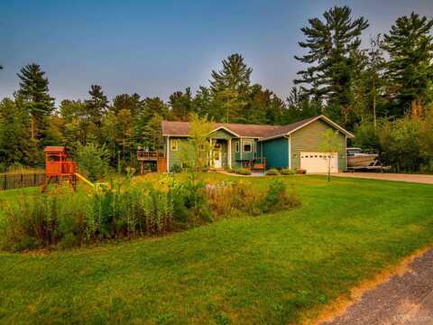 103 Windmill, Marquette, MI 49855