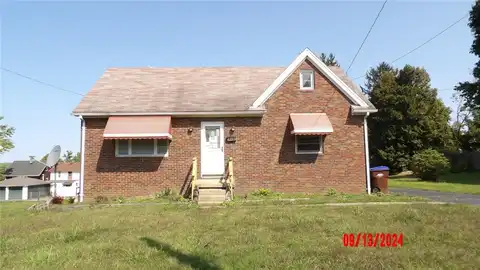 1016 Bond St, Farrell, PA 16121