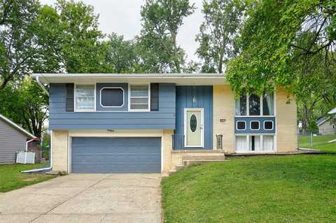 8501 Ridgemont Drive, Urbandale, IA 50322