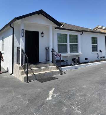 7637 Radford Avenue, North Hollywood, CA 91605