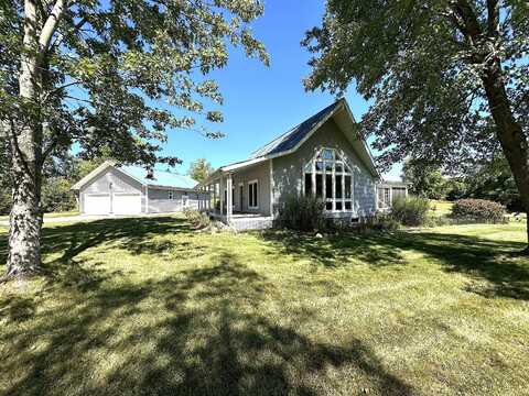 36973 County Road 665, Paw Paw, MI 49079