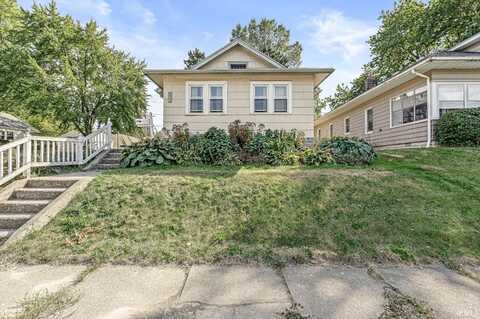 136 E Woodside Street, South Bend, IN 46614