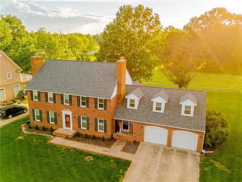 1705 S Nicklaus Drive, Clinton, MO 64735