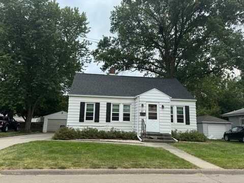 311 E Van Buren St, Washington, IA 52353