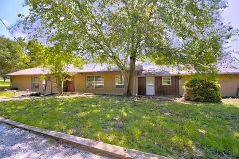 210 Looker Dr, Ingram, TX 78025