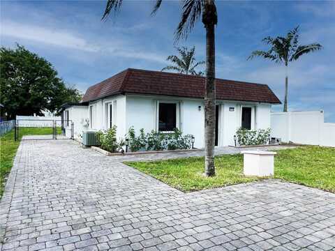 5725 Buchanan St, Hollywood, FL 33021