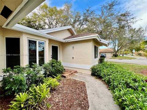 2484 NW 95th Ave, Coral Springs, FL 33065