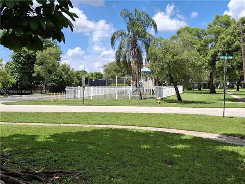 4740 NW 9th Dr, Plantation, FL 33317