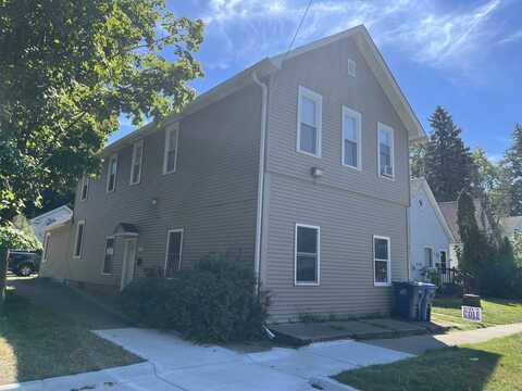 625 N Ash Street, Waukegan, IL 60085