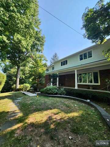 300 Grant Avenue, Cresskill, NJ 07626