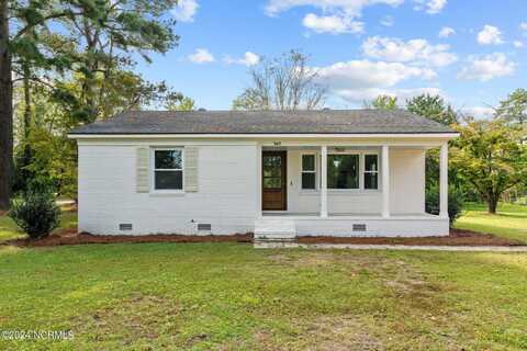 303 Pine Valley Drive, Pollocksville, NC 28573