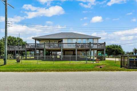 970 Gulfview Dr, Crystal Beach, TX 77650