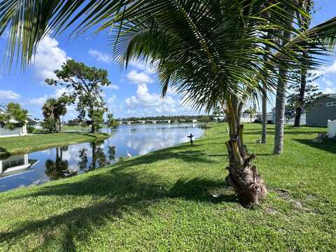 816 Strongbox Ln, Fort Myers, FL 33917
