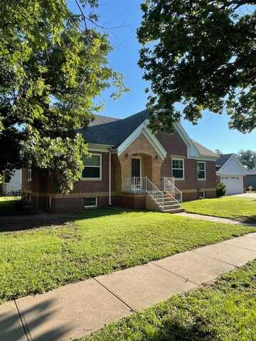 420 West 11th Street, Larned, KS 67550