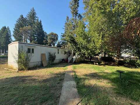 63721 Applegate Road, Happy Camp, CA 96039