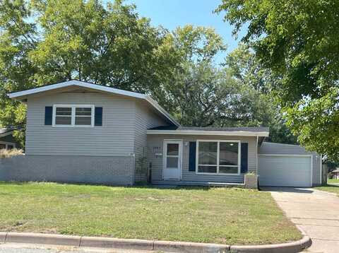 1957 N High St, Wichita, KS 67203