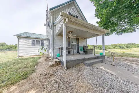 4637 S 700, Owensville, IN 47665