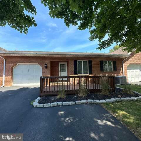 323 STONEGATE COURT, CHAMBERSBURG, PA 17201