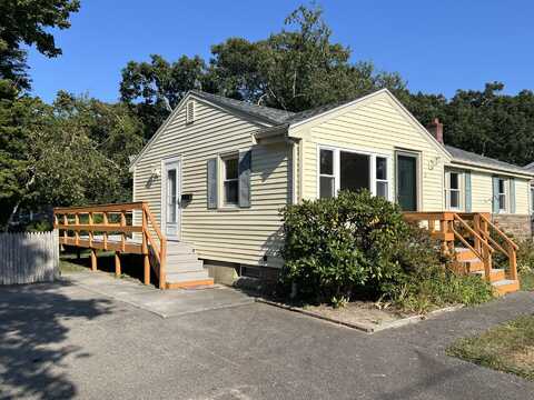 2 Brewster Street, Buzzards Bay, MA 02532