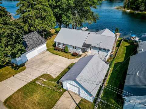 538 N Lake, Harrison, MI 48625