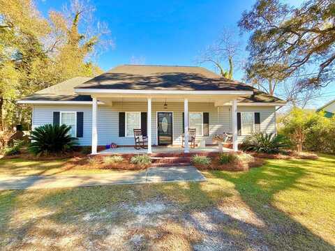 202 Live Oak St, Geneva, AL 36340