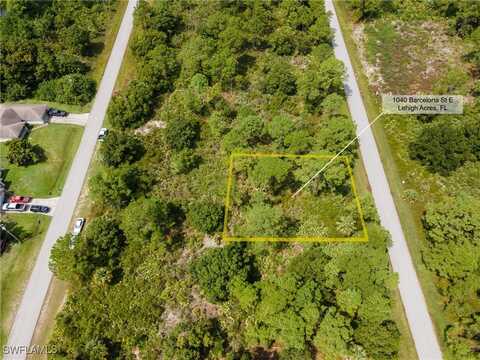 1040 Barcelona Street E, Lehigh Acres, FL 33974