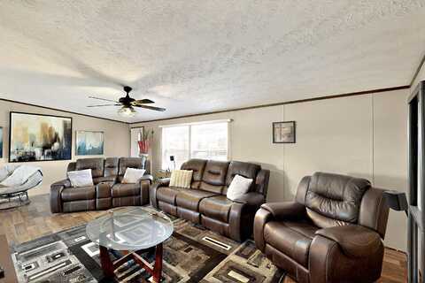 43 Woodland Hills Road, Moriarty, NM 87035