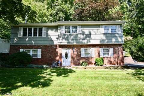 38 Paderewski Rd, Jefferson Twp., NJ 07438