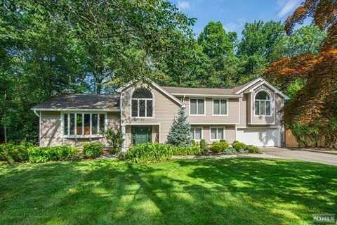 34 Huff Terrace, Montvale, NJ 07645