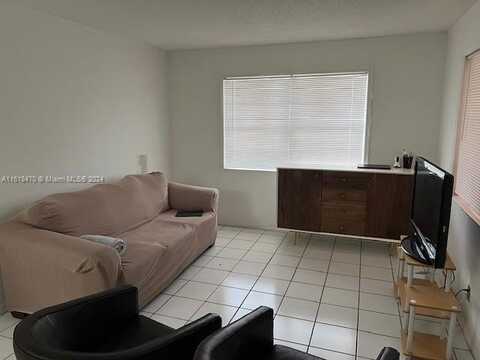 2530 Pierce St, Hollywood, FL 33020