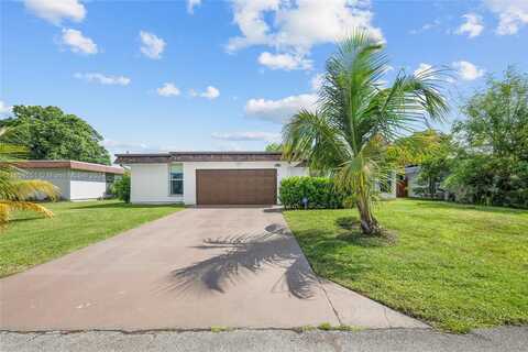 7010 NW 63rd St, Tamarac, FL 33321