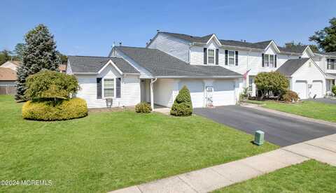 37 Seabreeze Square, Freehold, NJ 07728