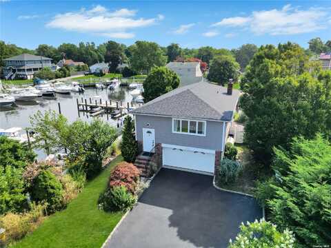 805 W Bay Drive, West Islip, NY 11795