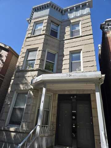 1934 N HOYNE Avenue, Chicago, IL 60647